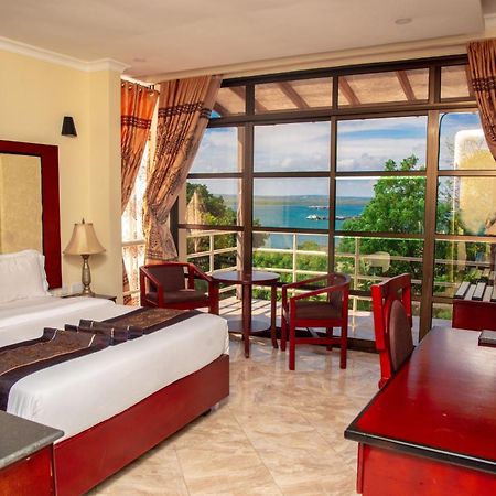 Nyumbani Hotel And Resorts แทนกา ภายนอก รูปภาพ