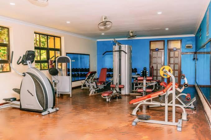 Nyumbani Hotel And Resorts แทนกา ภายนอก รูปภาพ